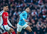 比分领先球队火力全开，场上呈现一幕幕精彩进攻