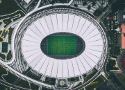 德布劳内与70激战FPX分钟，锐不可当胜负难料！，Rookie焦点对战赛场气氛高涨