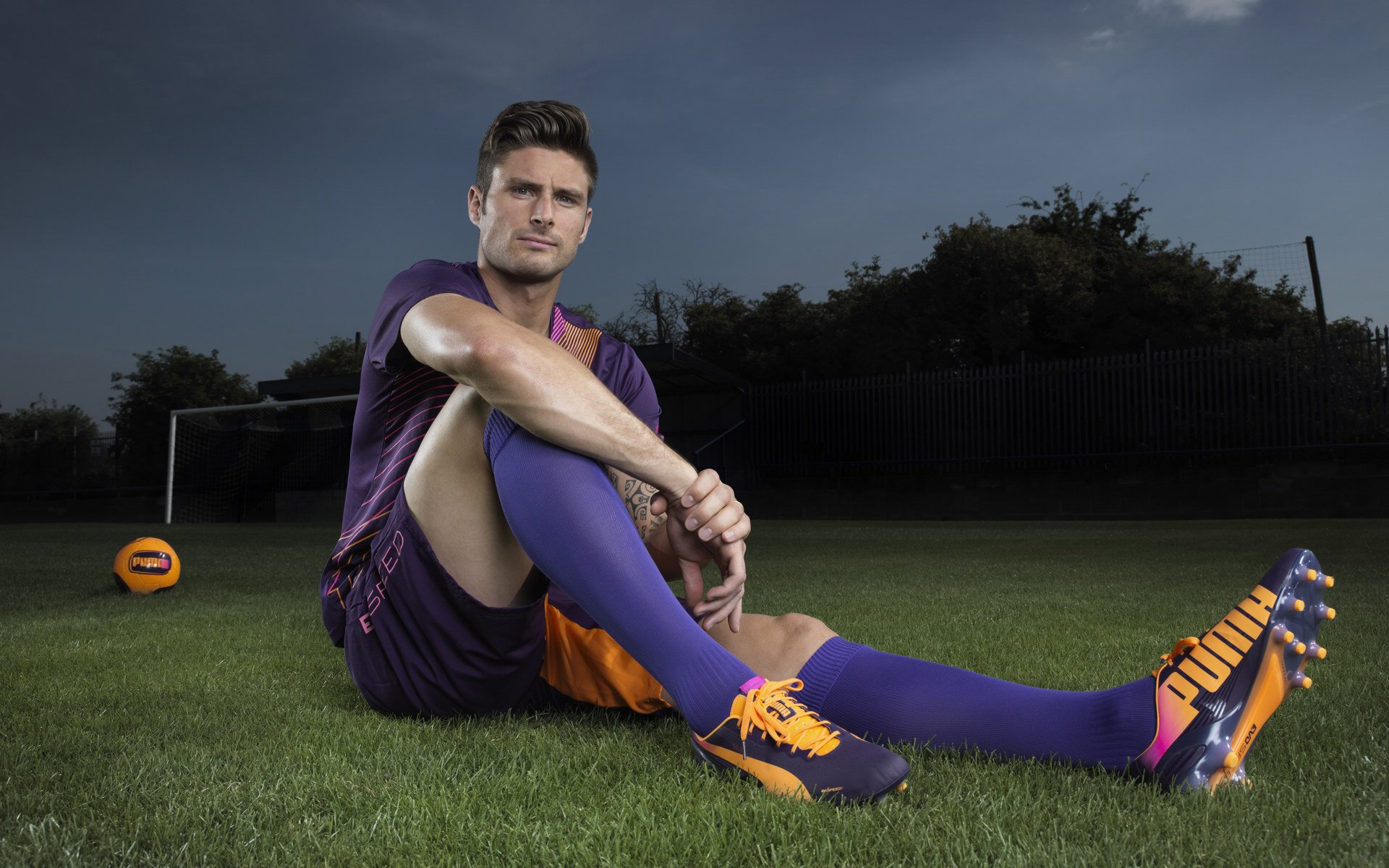 JackeyLove遭遇十持续失利,利物浦教练压力巨大!引发球迷热议